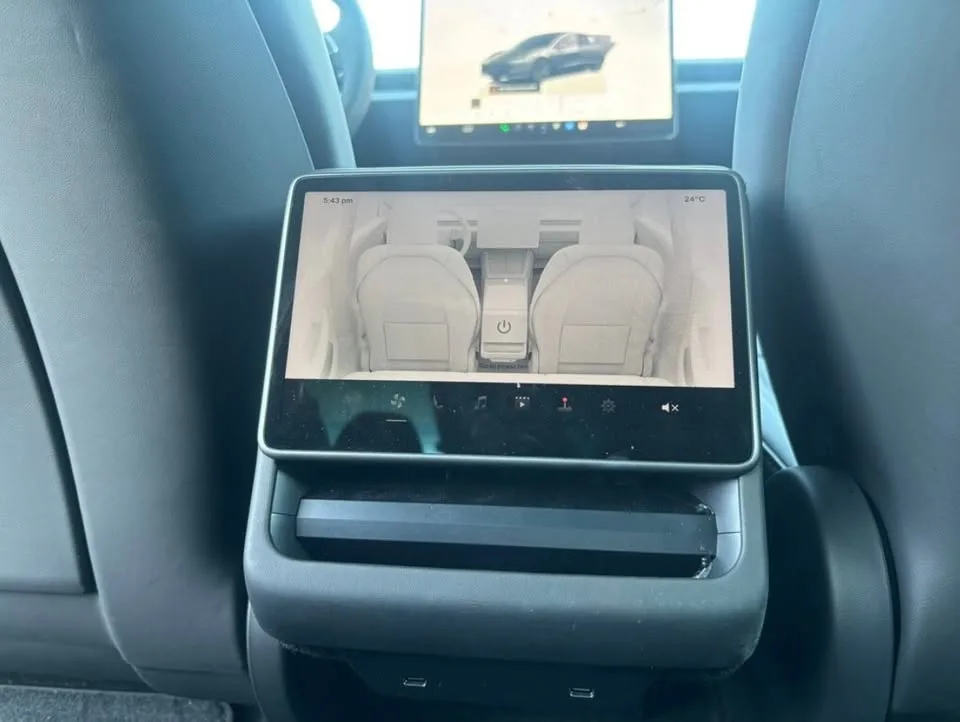 2024 Tesla Model 3 RWD image indicator(3)