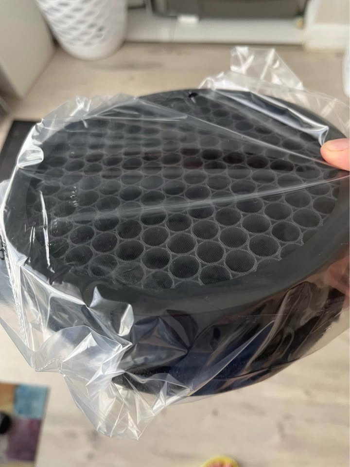 Levoit Air Purifier LV-H132 + new filter - photo 3