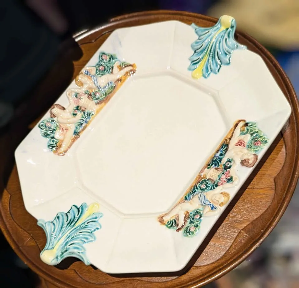 Capodimonte Porcelain Soup Tureen with Lid & Plate image indicator(6)