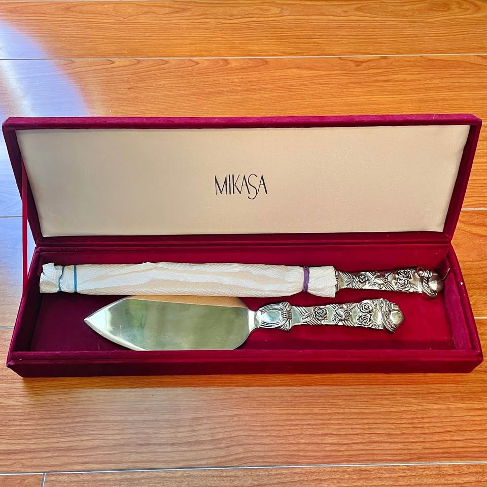 Vintage✨Silver-Plated Cake Serving Set by Mikasa