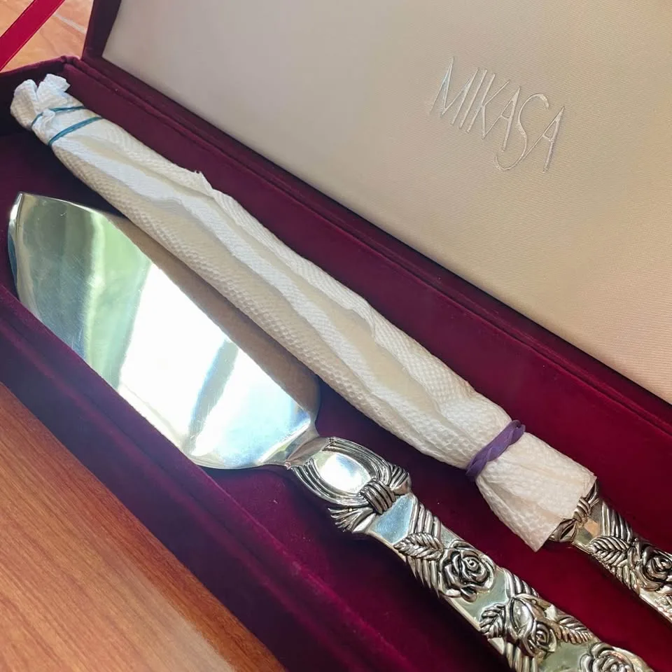 Vintage✨Silver-Plated Cake Serving Set by Mikasa image indicator(3)