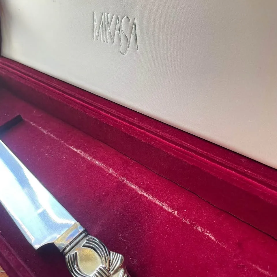 Vintage✨Silver-Plated Cake Serving Set by Mikasa image indicator(8)