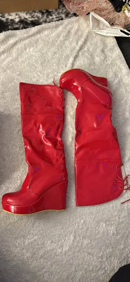NEW Women’s Faux Leather Red Boots Size 8 Halloween Cosplay thumbnail