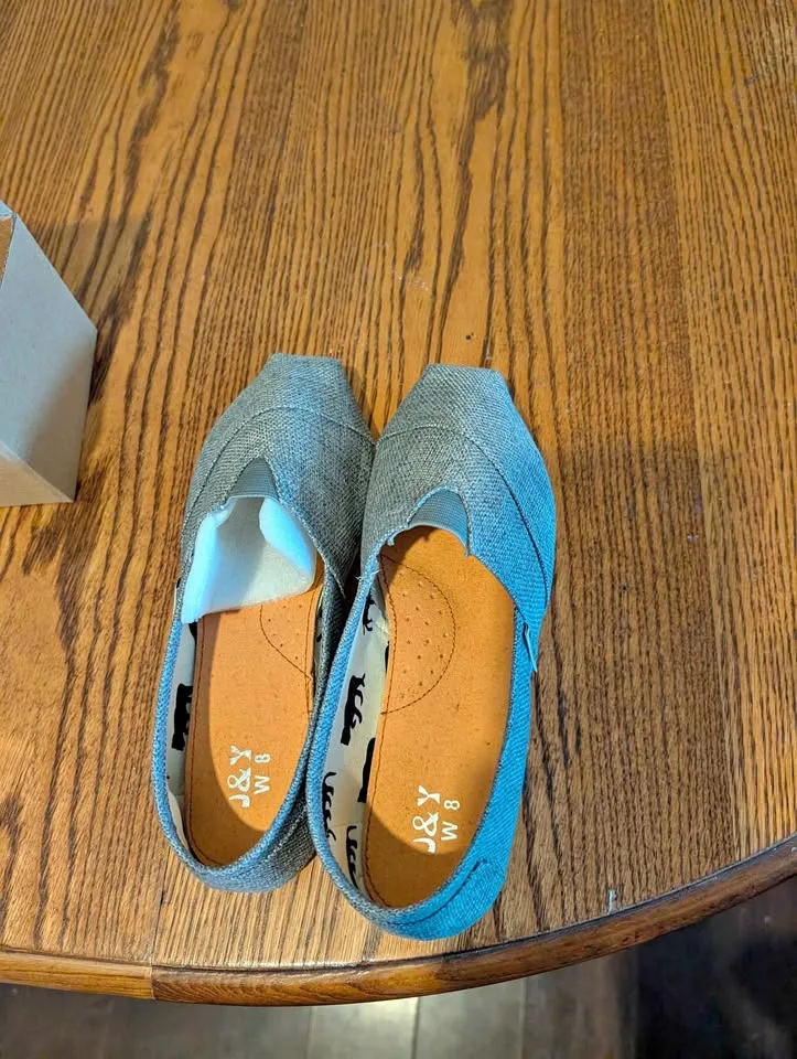 Women's canvas shoes thumbnail