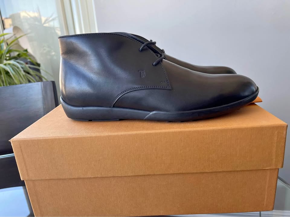 TOD’S Gomma Desert Boots in Black Leather Men’s [Brand New]