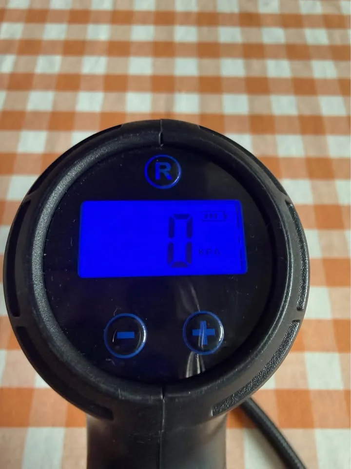 portable cordless tire inflator/mini air compressor. image indicator(6)