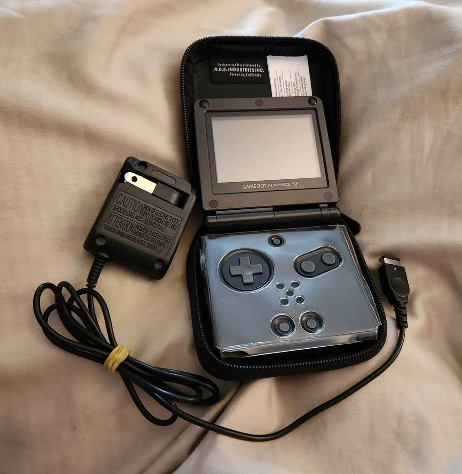 Black Gameboy Advance SP image indicator(2)