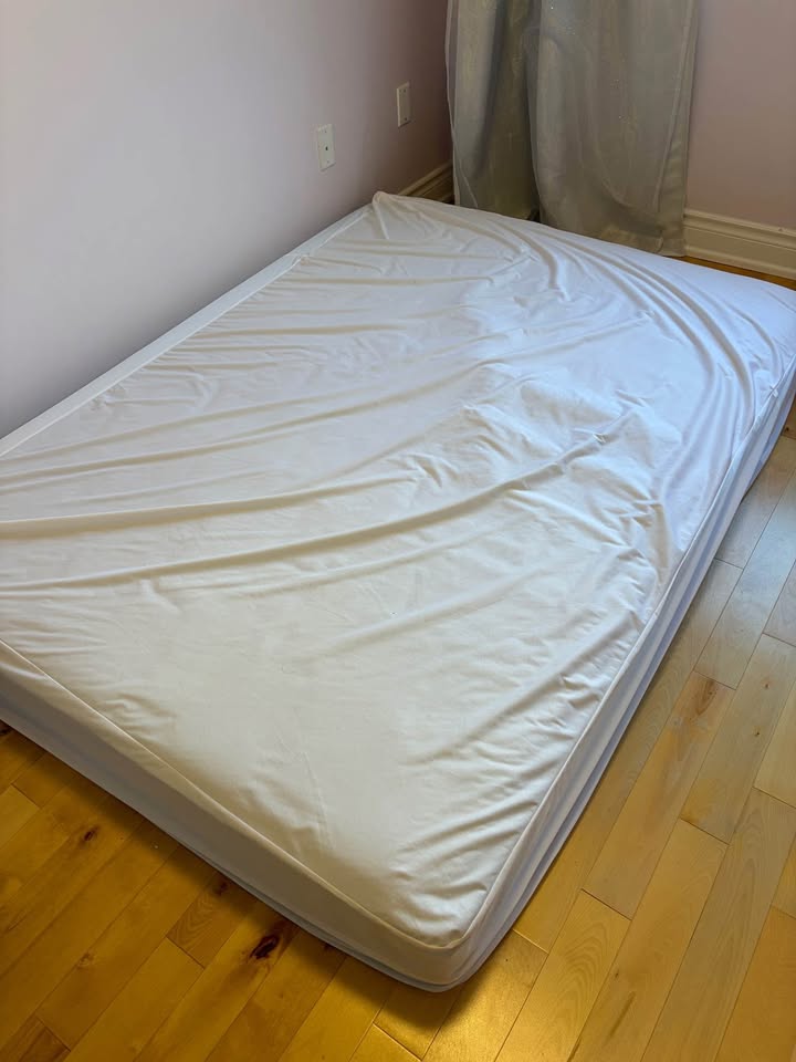 Full size mattress with washable mattress cover - photo 2