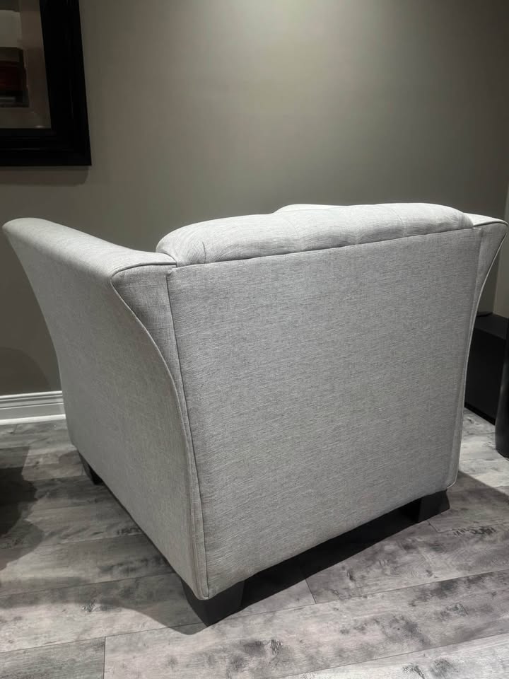 Accent Couch Chair - photo 3
