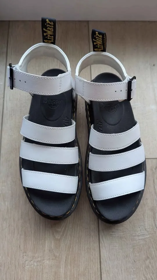 Dr Martens Blaire sandal white size 7 image indicator(2)