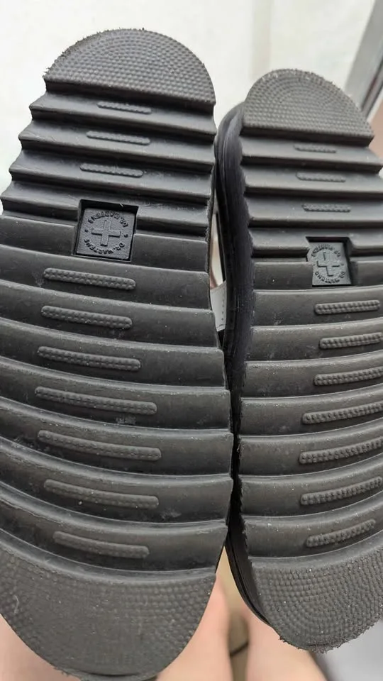 Dr Martens Blaire sandal white size 7 image indicator(3)