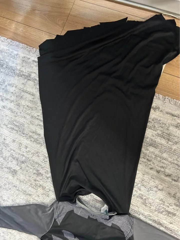 10 - 12 y/o Halloween Batman Costume With Cape image indicator(3)