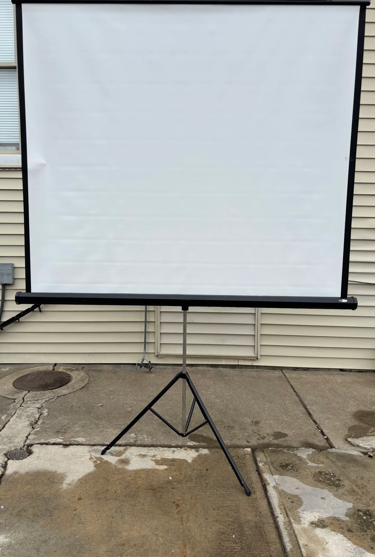 Portable Projector Screen 66x68" thumbnail