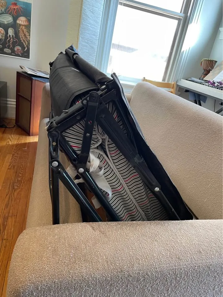 Montauk pullout couch FREE image indicator(3)