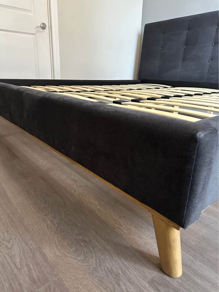 🛏️ Structube CARME King Bed (Dark Grey) - FRAME ONLY - photo 4