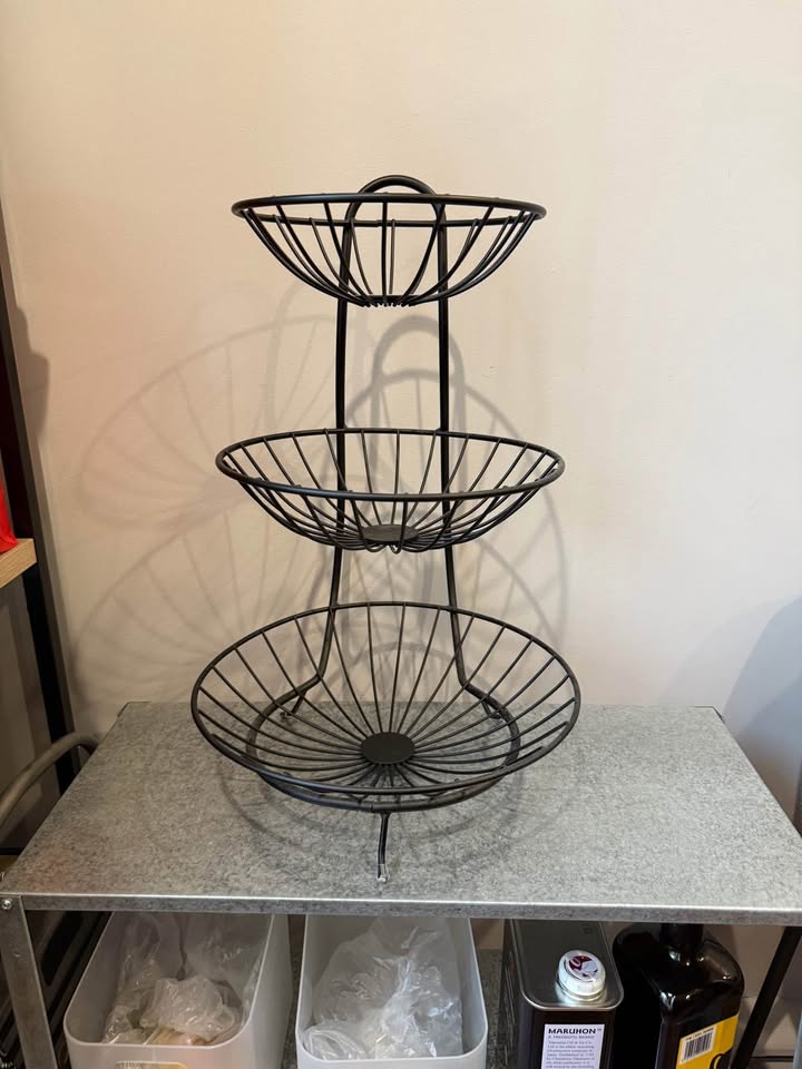 3-tier black fruit stand - photo 2