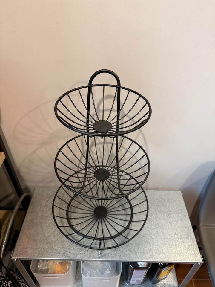 3-tier black fruit stand - photo 3