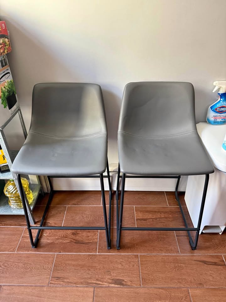 2 Gray Counter-height bar stools - photo 2