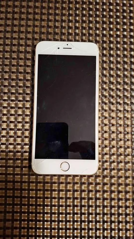 Iphone 6S Plus, for Parts Rupert St at Kingsway thumbnail
