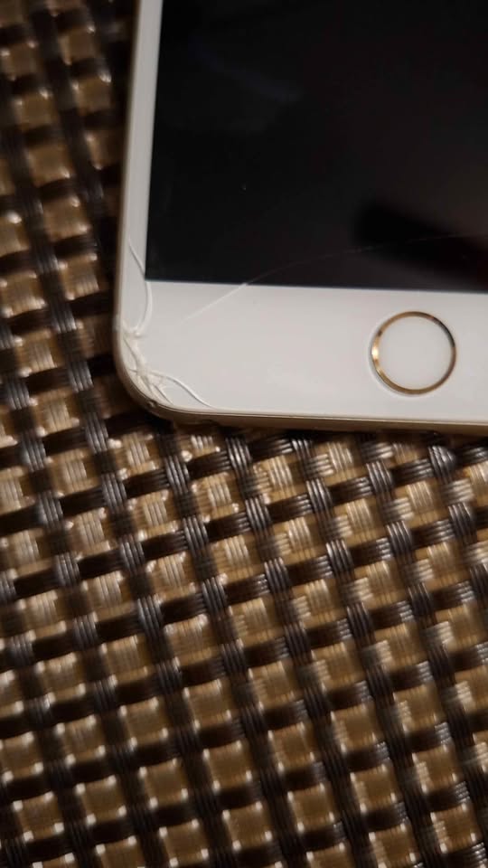 Iphone 6S Plus, for Parts Rupert St at Kingsway - photo 4