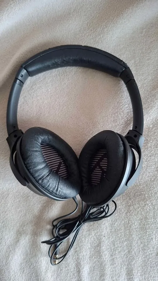 Bose Wired Headphones image indicator(2)