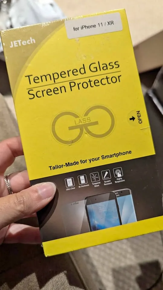 JETech Tempered Glass – iPhone 11 / XR (3-Pack, New) thumbnail