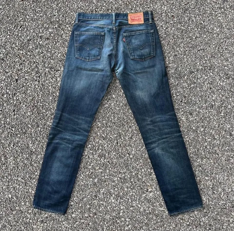 DISCONTINUED Levi’s WASTE<LESS™ distressed 511s (#skinny) image indicator(3)