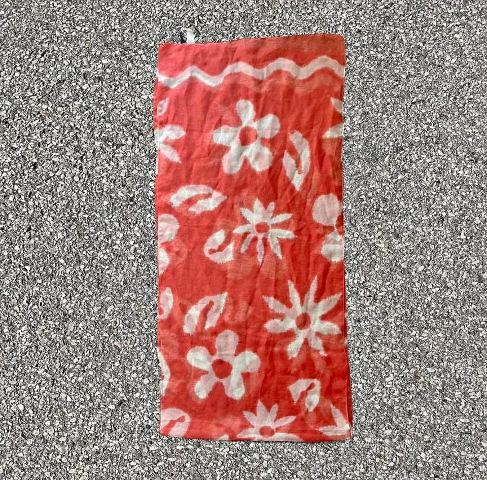 Alexon vintage British Benibana-zome red scarf thumbnail