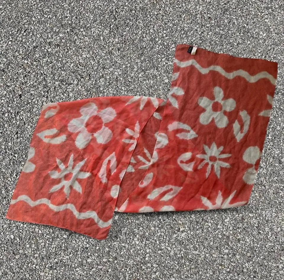 Alexon vintage British Benibana-zome red scarf image indicator(2)