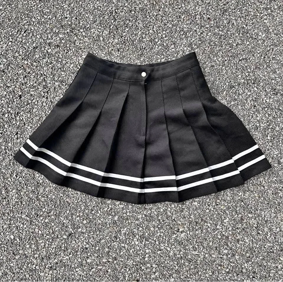 pleated mini school-girl skirt thumbnail