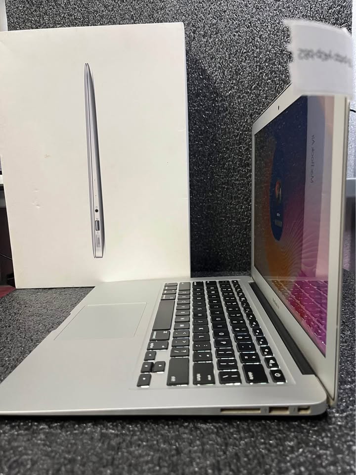 MacBook Air 13” 8GB 128SSD Box Included - photo 2