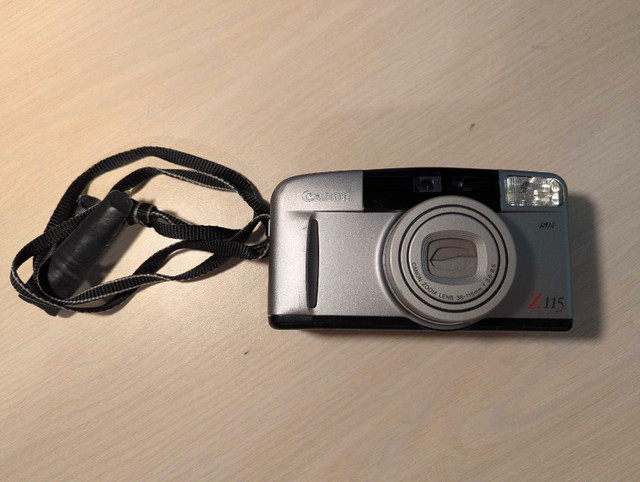 Canon Z115