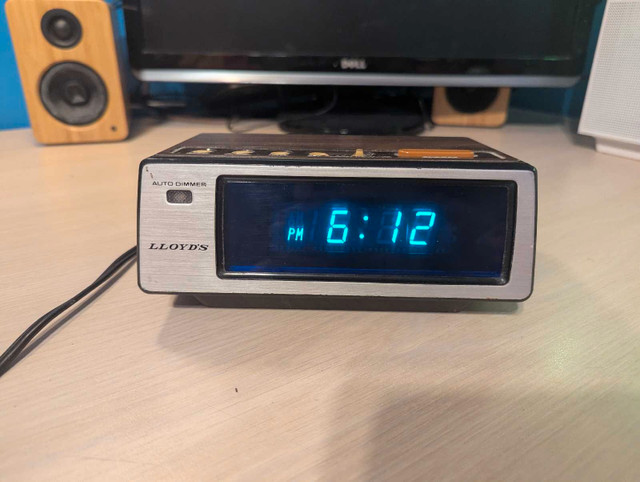 Lloyd's Clock Radio