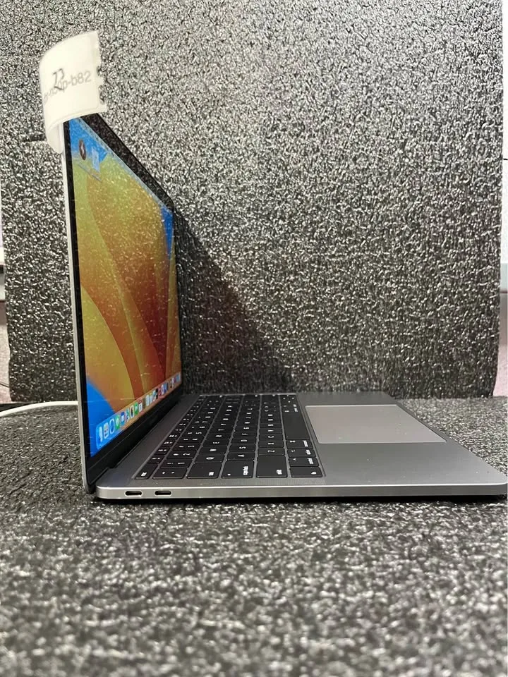 13” Apple MacBook Pro Laptop image indicator(3)