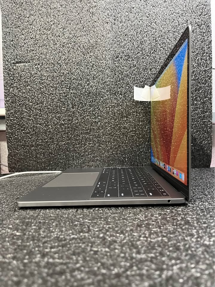 13” Apple MacBook Pro Laptop - photo 4