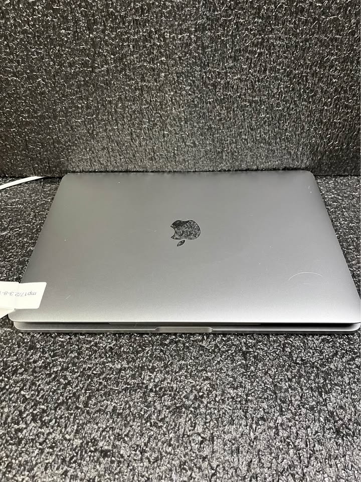 13” Apple MacBook Pro Laptop - photo 5