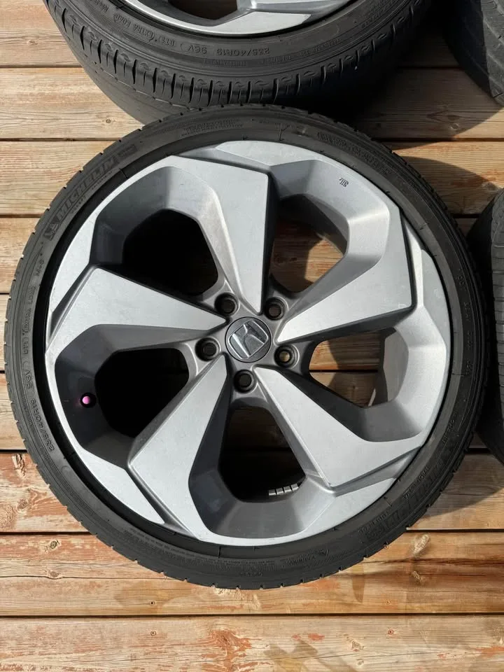 19” Honda Accord Touring Wheels image indicator(2)
