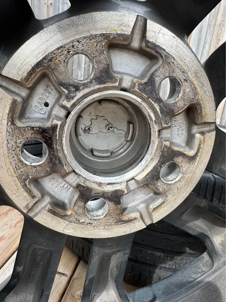 20” Ford Mustang GT Oem Wheels image indicator(10)