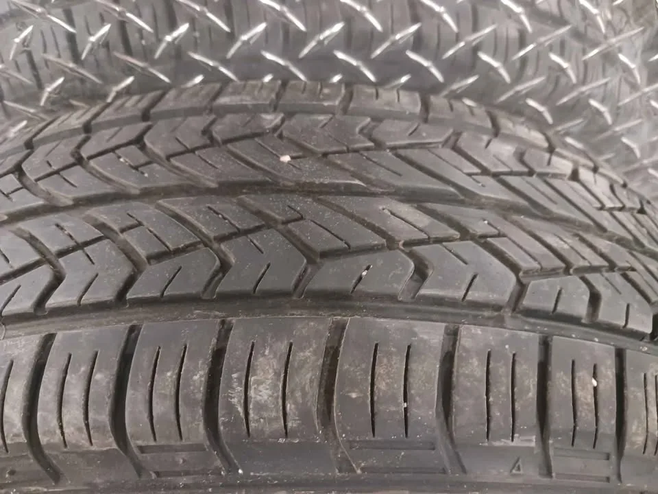 225 65 r17 YOKOHAMA Tires & DODGE Rims - Set of 4 image indicator(4)