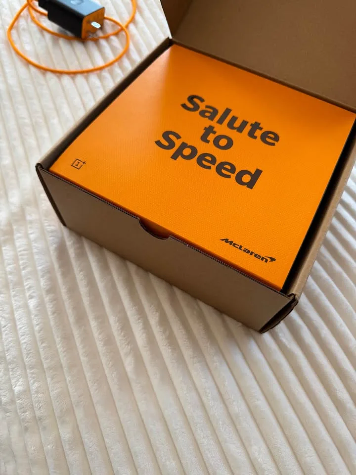 OnePlus 6T McLaren - 256GB image indicator(10)