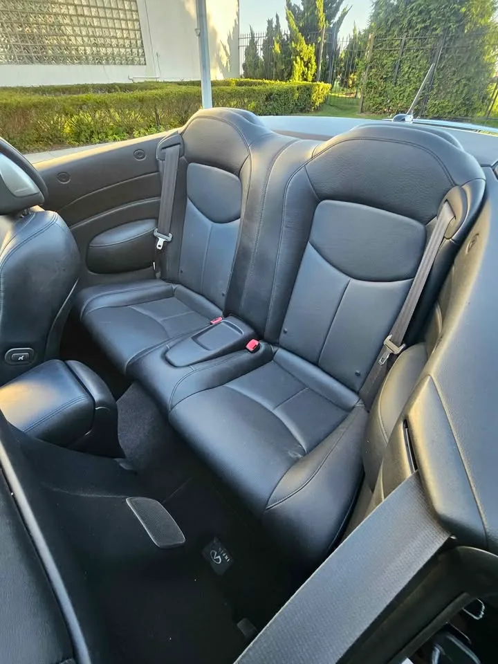 2011 Infiniti g37 · Luxury image indicator(9)