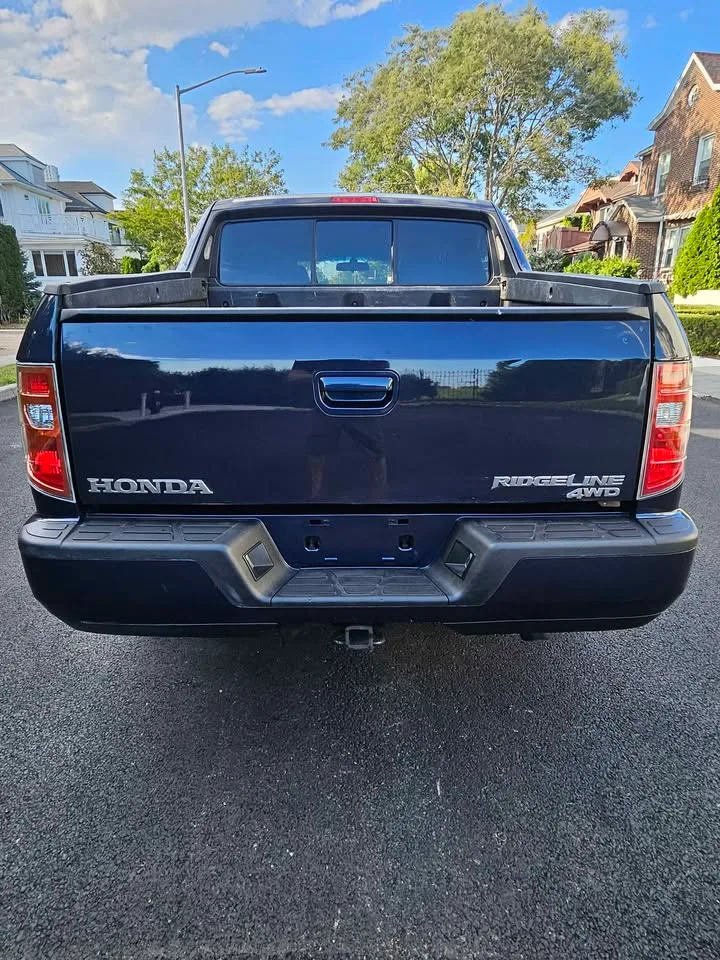2011 Honda Ridgeline · RTS Pickup 4D 5 ft image indicator(4)