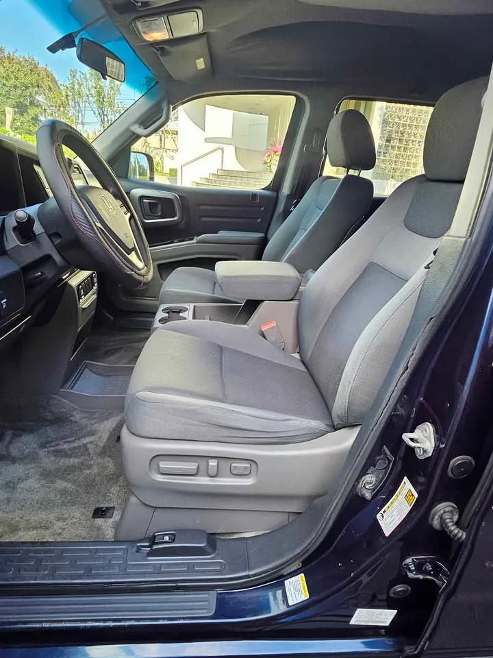 2011 Honda Ridgeline · RTS Pickup 4D 5 ft image indicator(8)