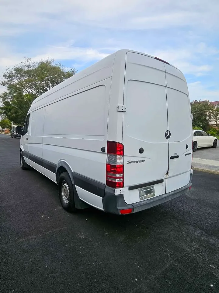 2011 Mercedes-Benz Sprinter 2500 Cargo Van image indicator(4)