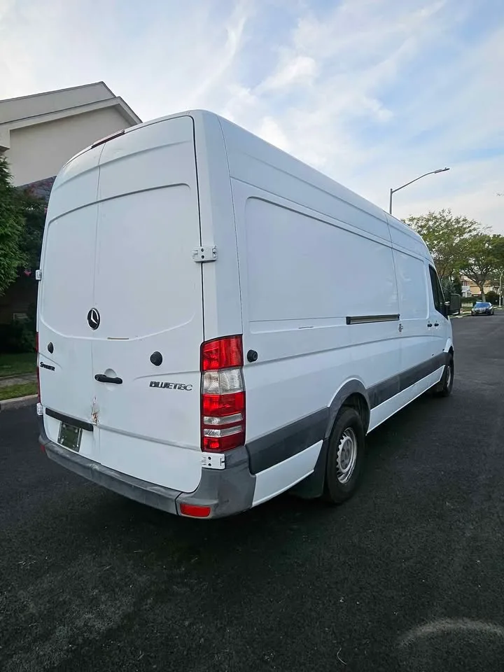 2011 Mercedes-Benz Sprinter 2500 Cargo Van image indicator(6)