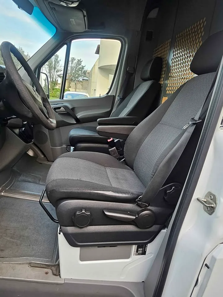 2011 Mercedes-Benz Sprinter 2500 Cargo Van image indicator(9)