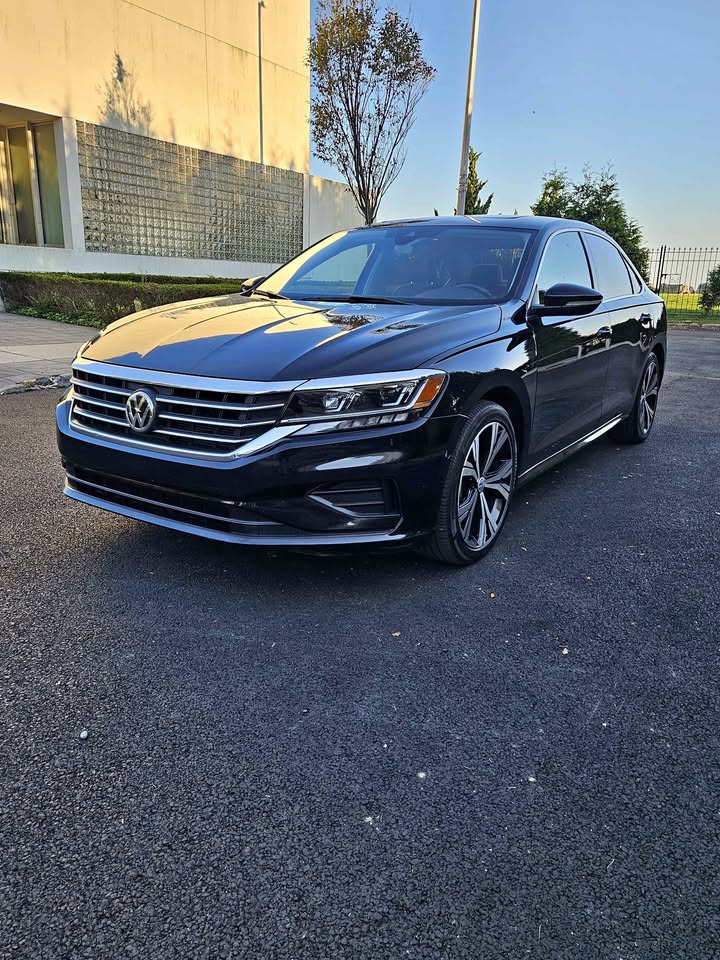 2021 Volkswagen Passat · 2.0T SE Sedan 4D