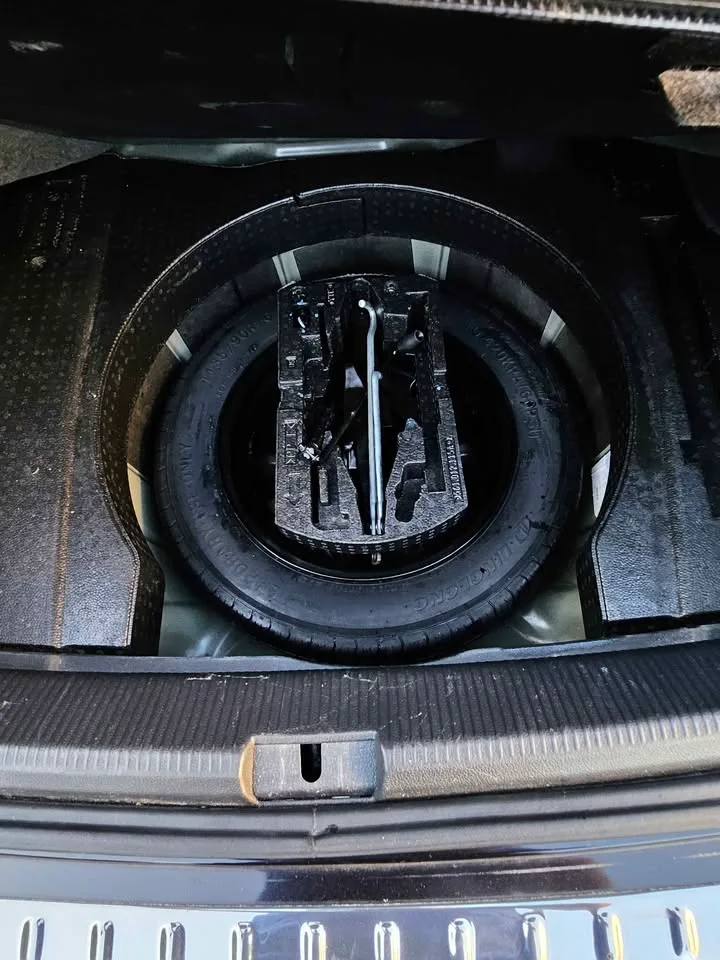 2021 Volkswagen Passat · 2.0T SE Sedan 4D image indicator(10)