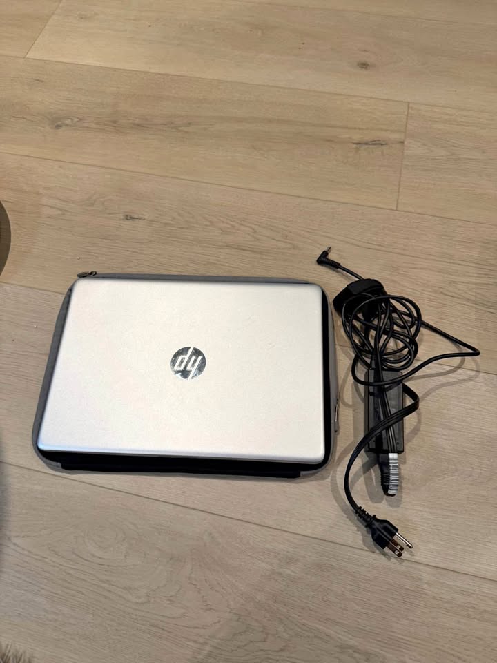 HP 14" Laptop with charger and laptop sleeve