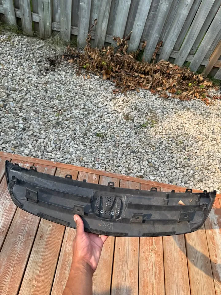 01-03 Honda Civic Sedan Grille image indicator(2)